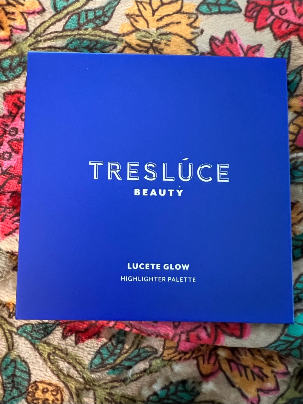 TRESLUCE Glow Highlighter Palette